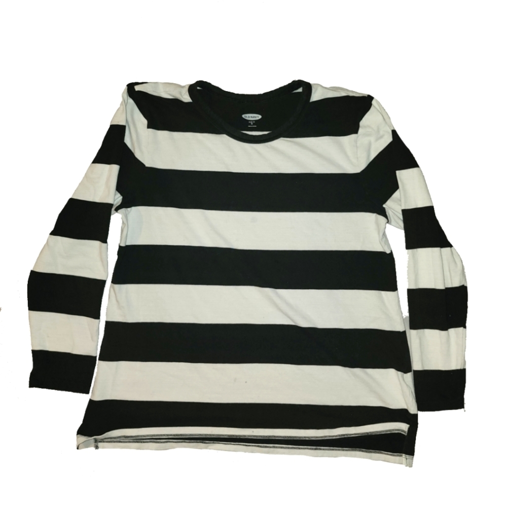 Striped Black & White Long-Sleeve T-Shirt
